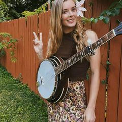 Profile Photo of Brenna MacMillan 